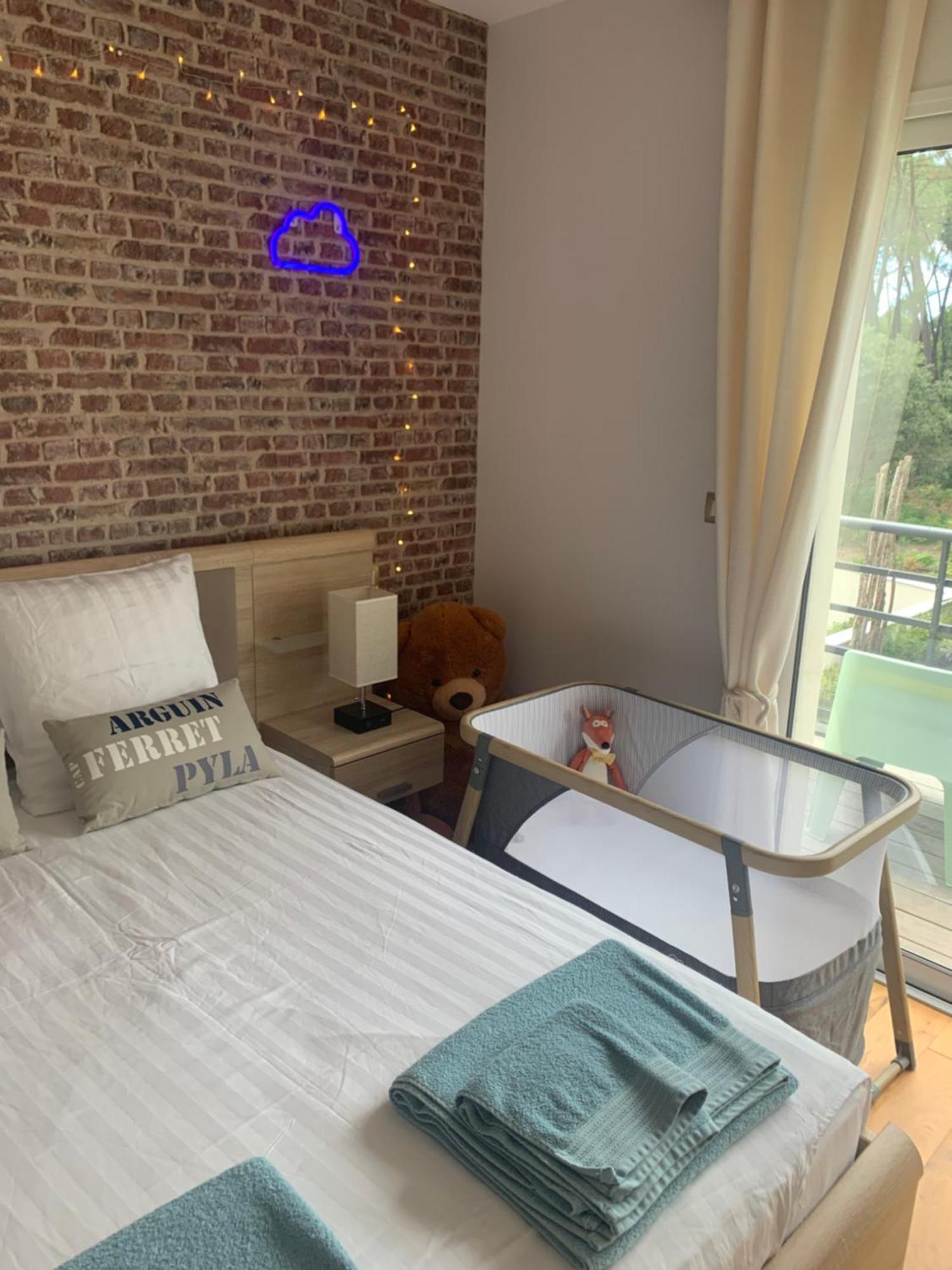 La Villa Des Trois Pins 安德诺莱斯贝恩 外观 照片